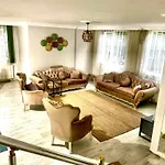 Forest Villa, Breakfast Hotel, 6 Minutes From Istanbul Airport Arnavutkoy