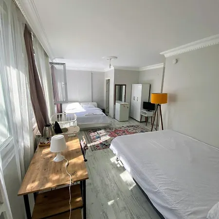 Forest Villa, Breakfast Hotel, 6 Minutes From Istanbul Airport *