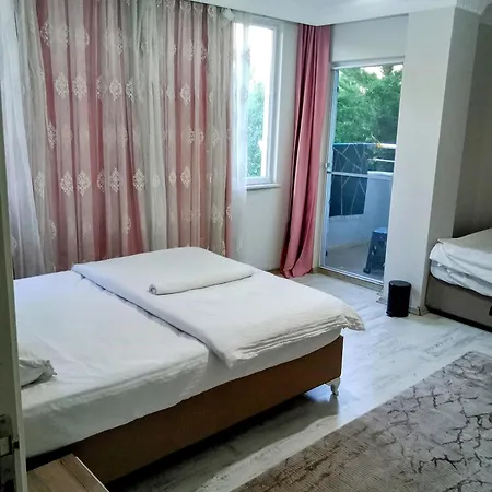 Couette-café Forest Villa, Breakfast Hotel, 6 Minutes From Istanbul Airport *