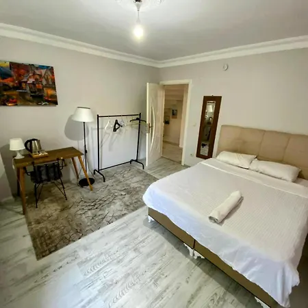 Bed and breakfast Forest Villa, Breakfast Hotel, 6 Minutes From Istanbul Airport