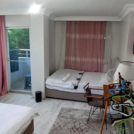 Couette-café Forest Villa, Breakfast Hotel, 6 Minutes From Istanbul Airport *