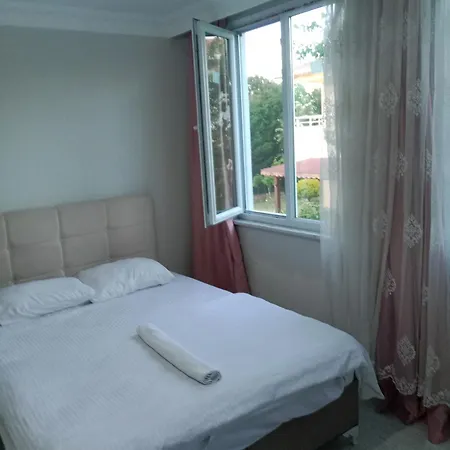 Forest Villa, Breakfast Hotel, 6 Minutes From Istanbul Airport