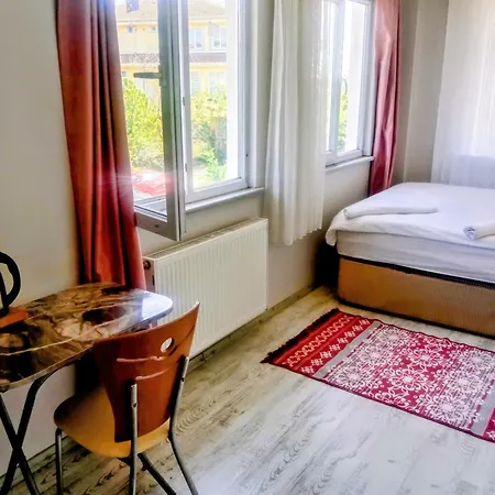 Forest Villa, Breakfast Hotel, 6 Minutes From Istanbul Airport